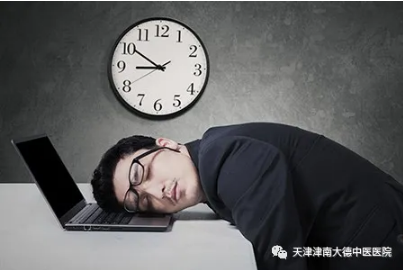 天津津南大德中医：睡眠的姿势对颈椎的影响